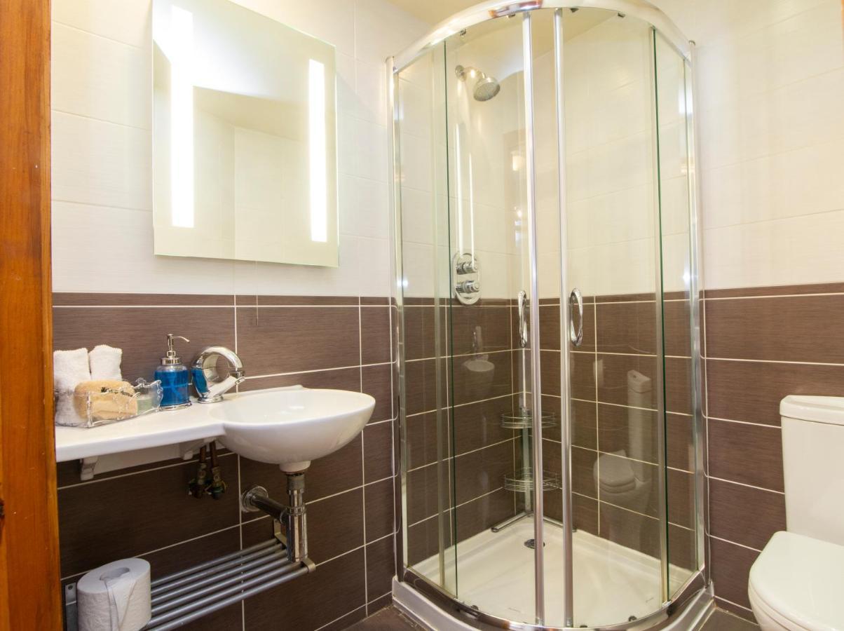 The Auld Kirk Bed & Breakfast Ballater Bagian luar foto